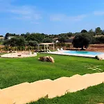 Feriehus Borgo Petra - With Heated Pool *