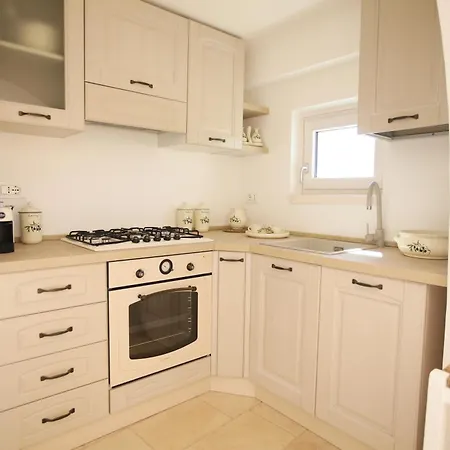 Semesterbostad Borgo Petra - With Heated Pool *