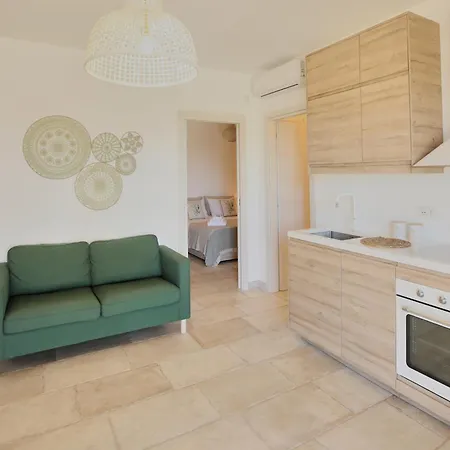 Borgo Petra - With Heated Pool بيت للعطل تْشيستيرنِنو