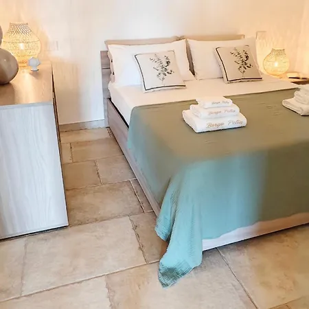 Semesterbostad Borgo Petra - With Heated Pool *