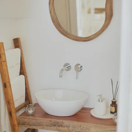 Semesterbostad Borgo Petra - With Heated Pool