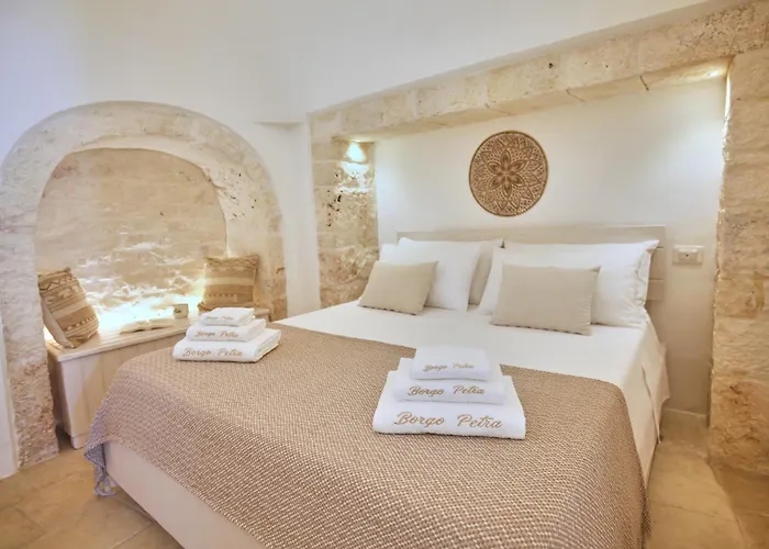 Borgo Petra - With Heated Pool Casa de Férias